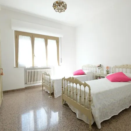 Malibu - Apartment Pineto